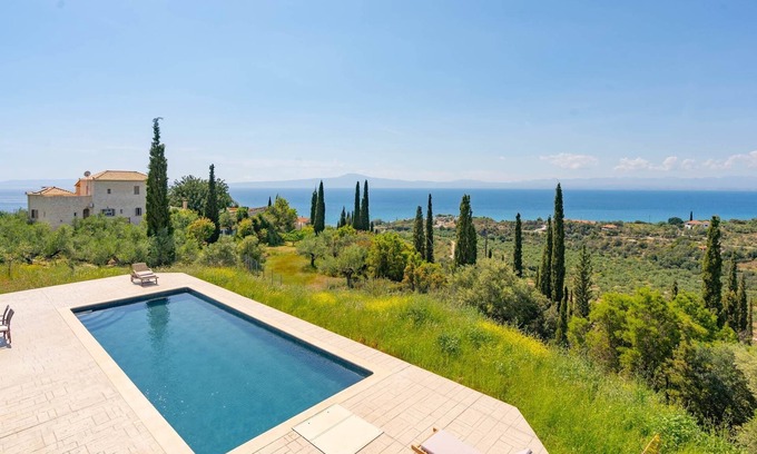 Kalamata Villa | Villa Sadova Summary: