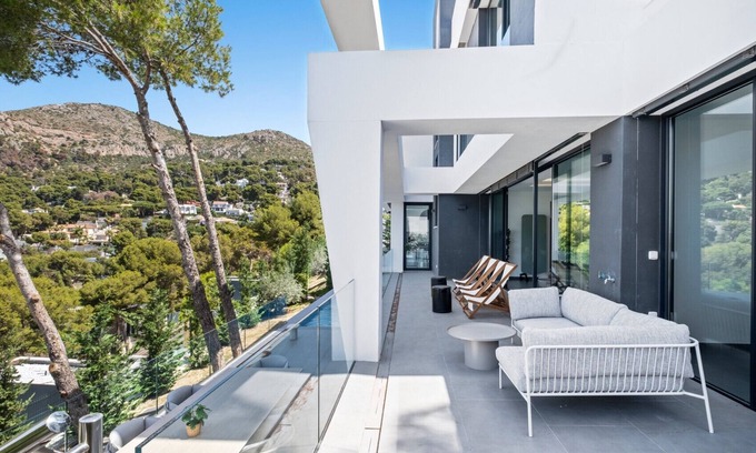 Pinares de San Anton Villa | Villa San Antón with Pool II