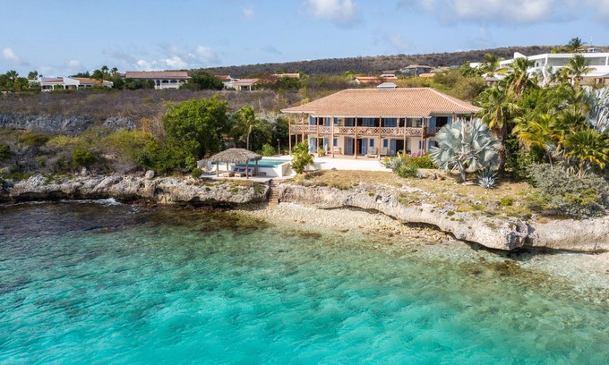 Sabadeco Villa | Villa Shores 32 Bonaire, private stunning oceanfront villa with swimming pool