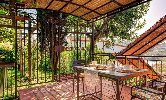 Sant'Agata sui Due Golfi Villa | Villa Sorrentina With Panoramic Terrace