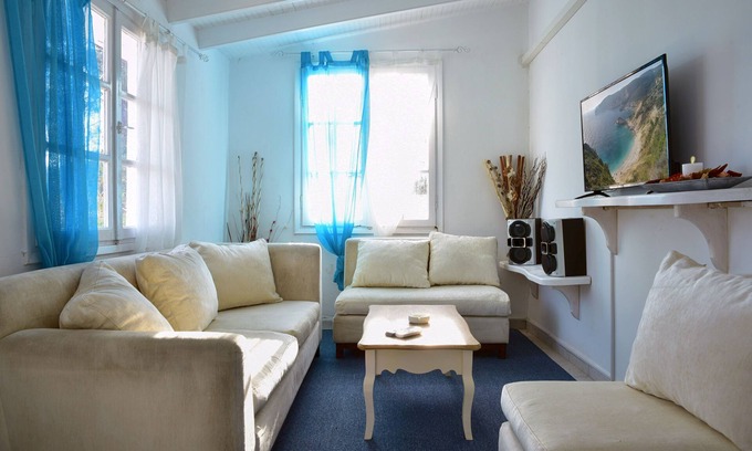 Limni Apartment | Villa Spiaggia Bianca Merlyn's Estate at Daphnila's Beach