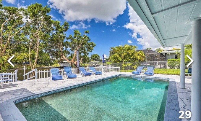 Caloosahatchee House | Villa Summer By The Sea