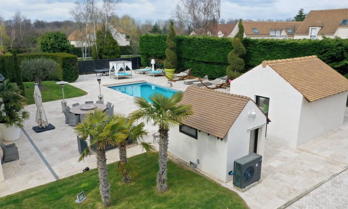 Les Alluets-le-Roi Villa | Villa swimming pool sauna jaccuzzi 20 mns from Paris (porte Maillot)