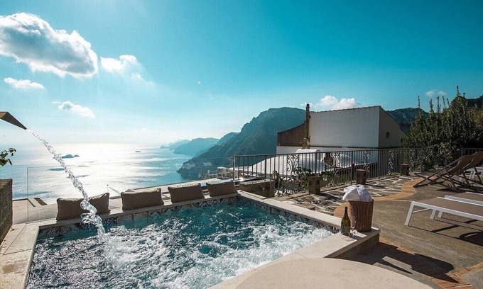 Nocelle Villa | Villa Tecla B: A characteristic two-story villa which faces the sun and the sea, with Free WI-FI.