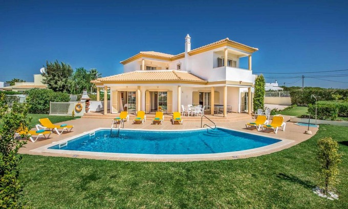 Castelo Villa | Villa Vega - Luxury Villa with a Large garden, Private pool, Air Con, Free Wi-Fi, BBQ