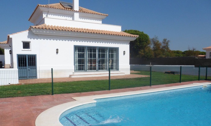 Nuevo Portil Ski Chalet | Villa with pool for 16 people near the sea