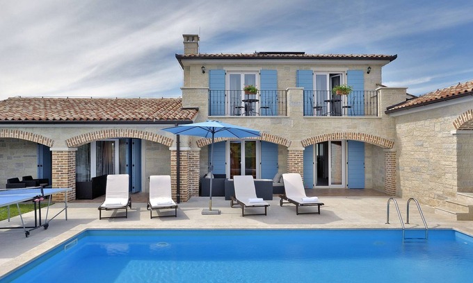 Medulin Cottage | Villa with pool for up to 10 people close to the beach located in Medulin