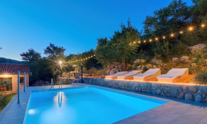 Novi Vinodolski Villa | Villa with private pool near Novi Vinodolski