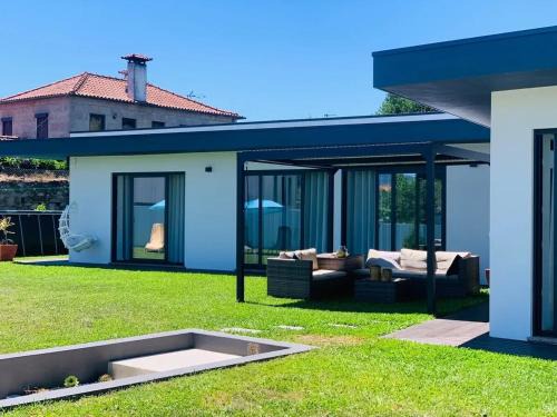Viana do Castelo House | Villa with private pool in Neiva, 150 m²