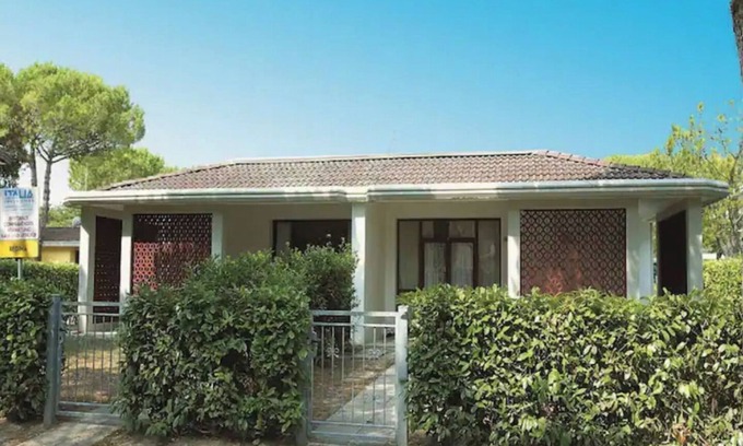 Bibione Lido dei Pini House | Villa with two bathrooms and three rooms near the sea