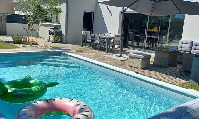Guidel House | Village center, 3 km from sandy beaches, contemporary with heated pool