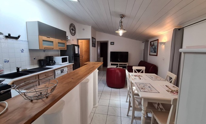 La Flotte House | Village House - Close to the Marina
