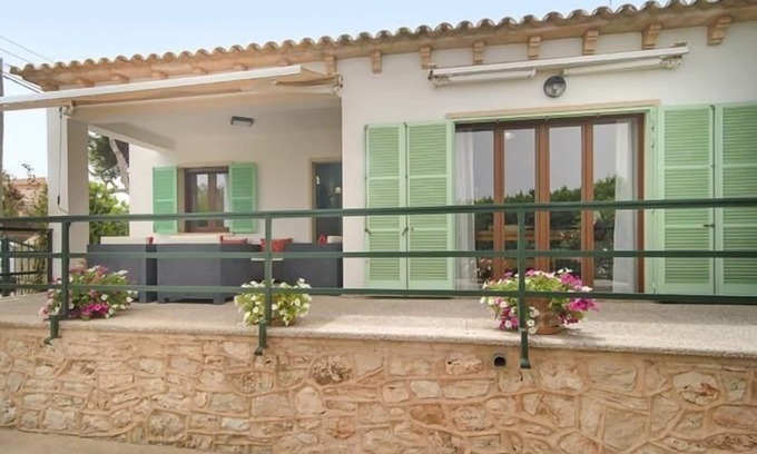 Cala Llombards Villa | Village house for 6 people in Cala Llombards.