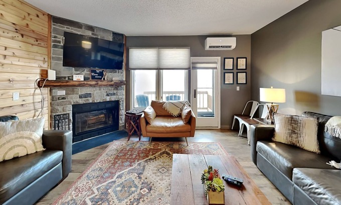 McHenry House | Villages of Wisp 33 Winding Way | Lake Access + Hot Tub