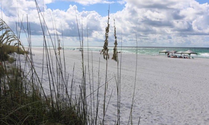 Pensacola Beach Condo | Villas on the Gulf by Surfside VR