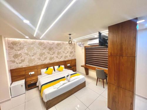 Kottakkal Hotel | Vilstay Premium- Fathima 2BHK