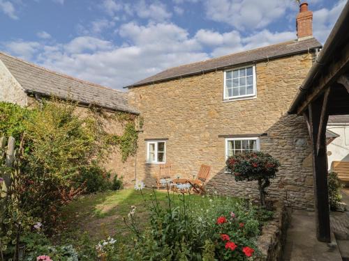 Burton Bradstock House | Vine Cottage