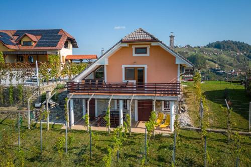 Bostanj House | Vineyard Cottage Urban - Happy Rentals