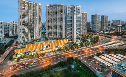 Trung Hoa Nhan Chinh Apartment | Vinhomes D'Capitale Hanoi - South Land