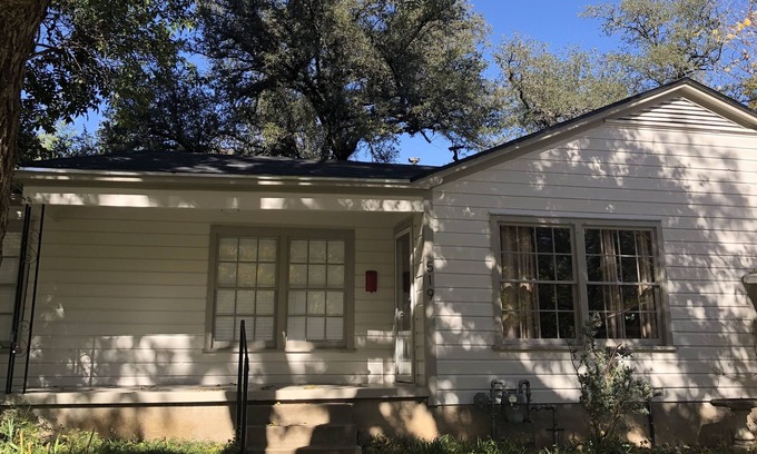 North Waco House | Vintage 3/1 Cameron Park House--sleeps 8; 5 Min To Downtown And Baylor Stadium