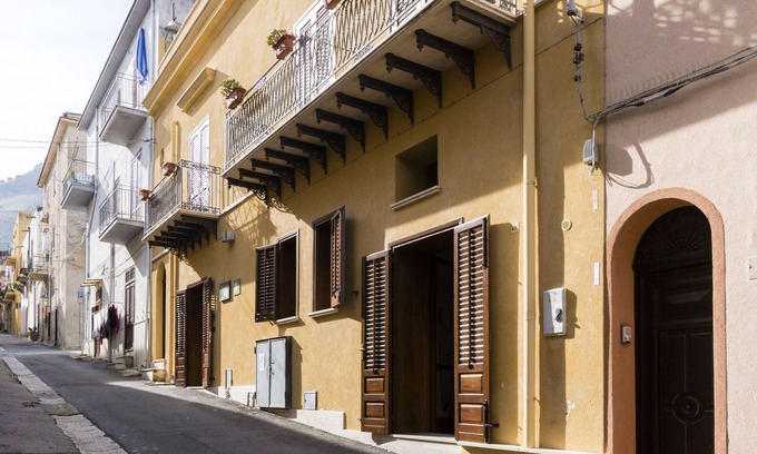 Castellammare del Golfo Apartment | Visitsicilia Le Magnolie 1