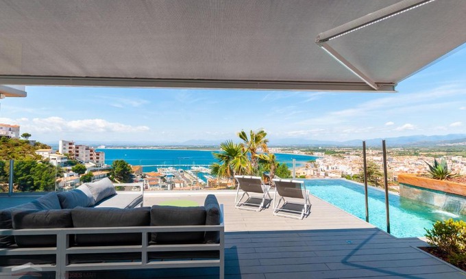 Roses Town Center House | Vista Roses Mar - Cap Ponent