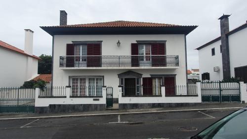 Ponta Delgada House | Vitorino de Nemesio Guesthouse