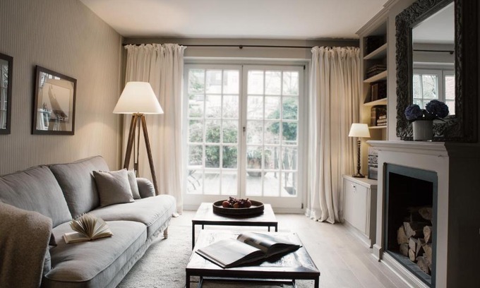 Harvestehude Apartment | von Deska Townhouses - Ivy House