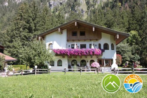 Mayrhofen Apartment | Vronis Waldhaus ADULTS ONLY