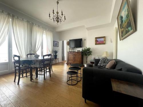 Saint-Valery-en-Caux Apartment | Vue mer, 2 chambres et 2 SDB.