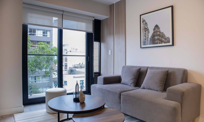 Leuro Apartment | w Bright 1BR w Balcony in Miraflores