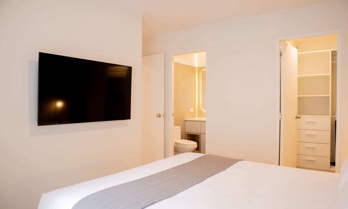 Leuro Apartment | w Charming 2BR Stay in Miraflores
