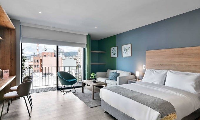 Zona Rosa Apartment | w Radiant Loft w Balcony in El Nogal