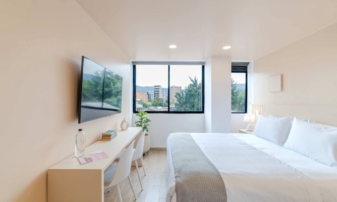 La America Apartment | w Radiant Loft w Modern Deco in Laureles
