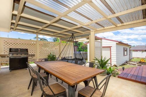 Culburra Beach House | Wagtails Pet Friendly 10 Mins Walk to Beach