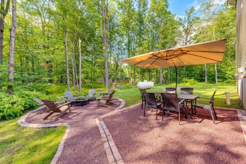 Pocono Lake House | Walk to Beach Family-Friendly Arrowhead Lake Home