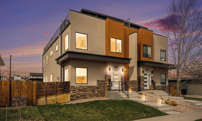 West Colfax House | Walk to Broncos Stadium | Hot tub & Rooftop