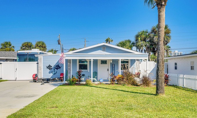 Ormond-by-the-Sea House | Walk to Ocean! Home w/Large Yard in Ormond Beach