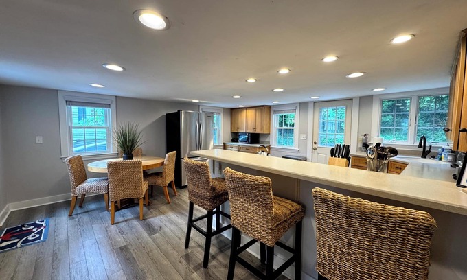 Rockport House | Walk to Town & Train, Rockport Beaches & Shops – 3BR, AC, Parking