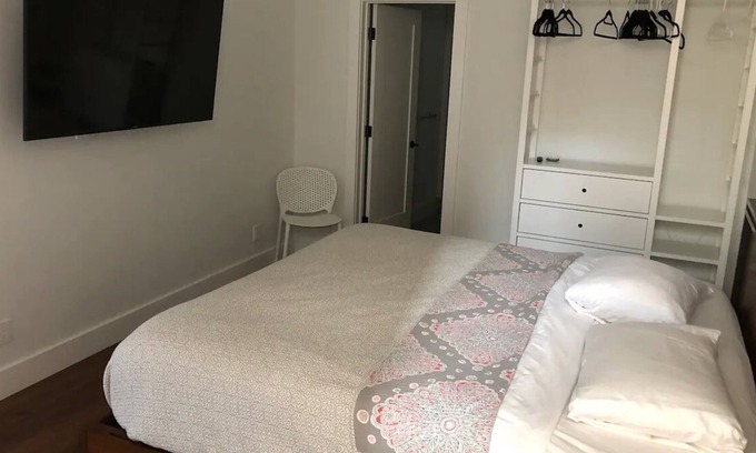 North Berkeley Apartment | Walk to UC Berkeley, Greek Theater & Restaurants