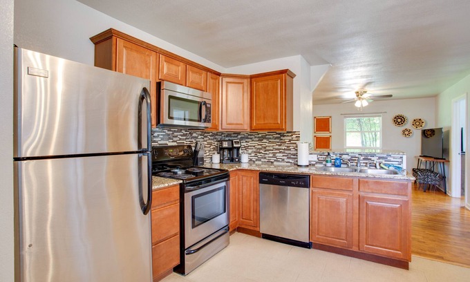 Stillwater Apartment | Walkable OSU Apartment - 6 Blocks to Stadium!