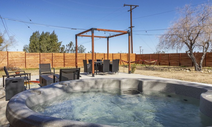 Joshua Tree House | 🌵 Walpi Ranch - Joshua Tree Getaway w/Hot Tub, Fire Pit and BBQ! 🌵