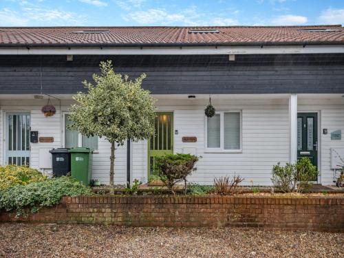 Irstead House | Wanderer