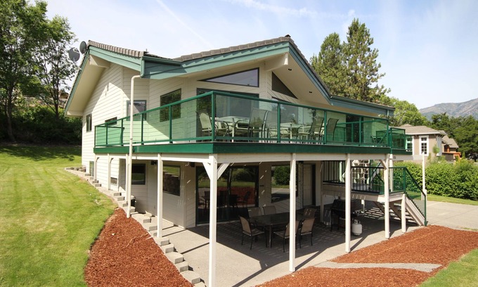 Wapato Point House | Wapato Point—Lake Chelan/Rate discount August 15-29
