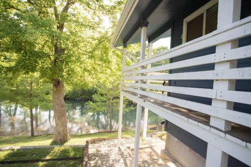 New Braunfels House | Water Haus - LITE