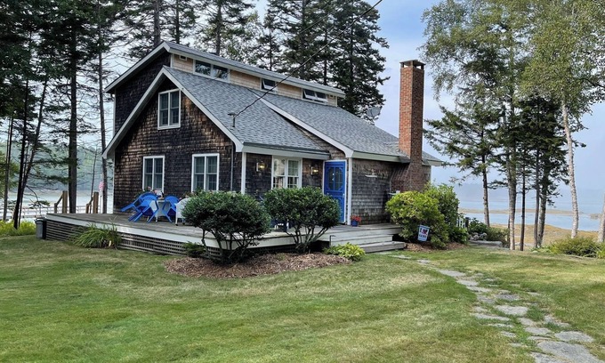 Tenants Harbor House | Waterfront Cottage in Maine with Breathtaking Views