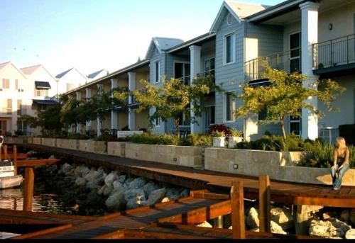 Halls Head Apartment | Waterfront Hideaway with Pool, Spa & BBQ Area