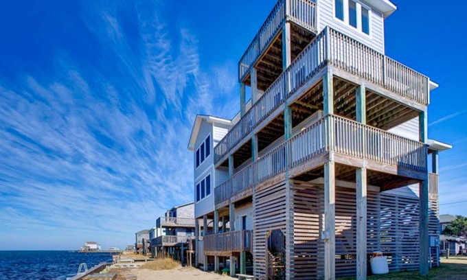 Brigands' Bay House | Waterfront home with private hot tub, sound access & fast WiFi - 2 dogs OK