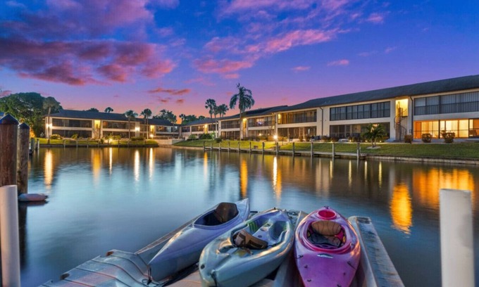 Caloosahatchee House | Waterfront Home with Pool & Boat Slip