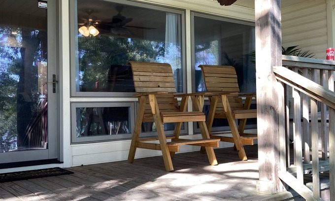 Ogden House | Waterfront House with shared dock located on Pages Creek.